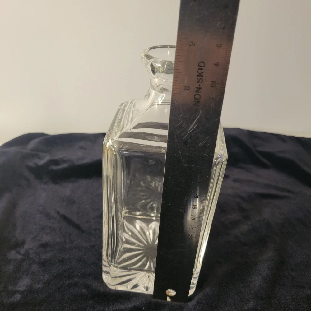 Heavy Crystal Whiskey Decanter w/ Ribbed Stopper Square Starburst Etched ACADEMY